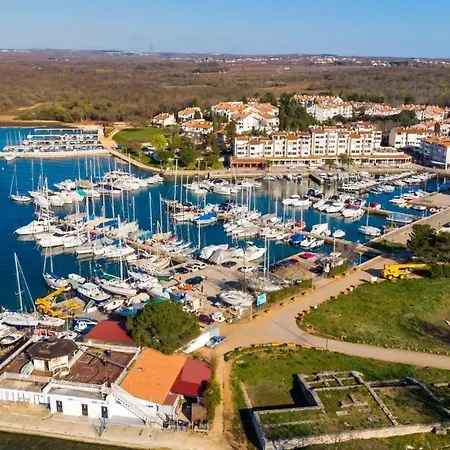 Rona Apartments Cervar *