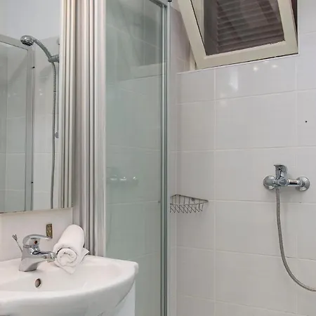 Rona Apartments Cervar *